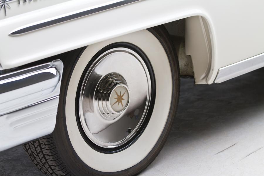  Lincoln Premiere Convertible Coupe 1957 года  (фото 16 из 24)